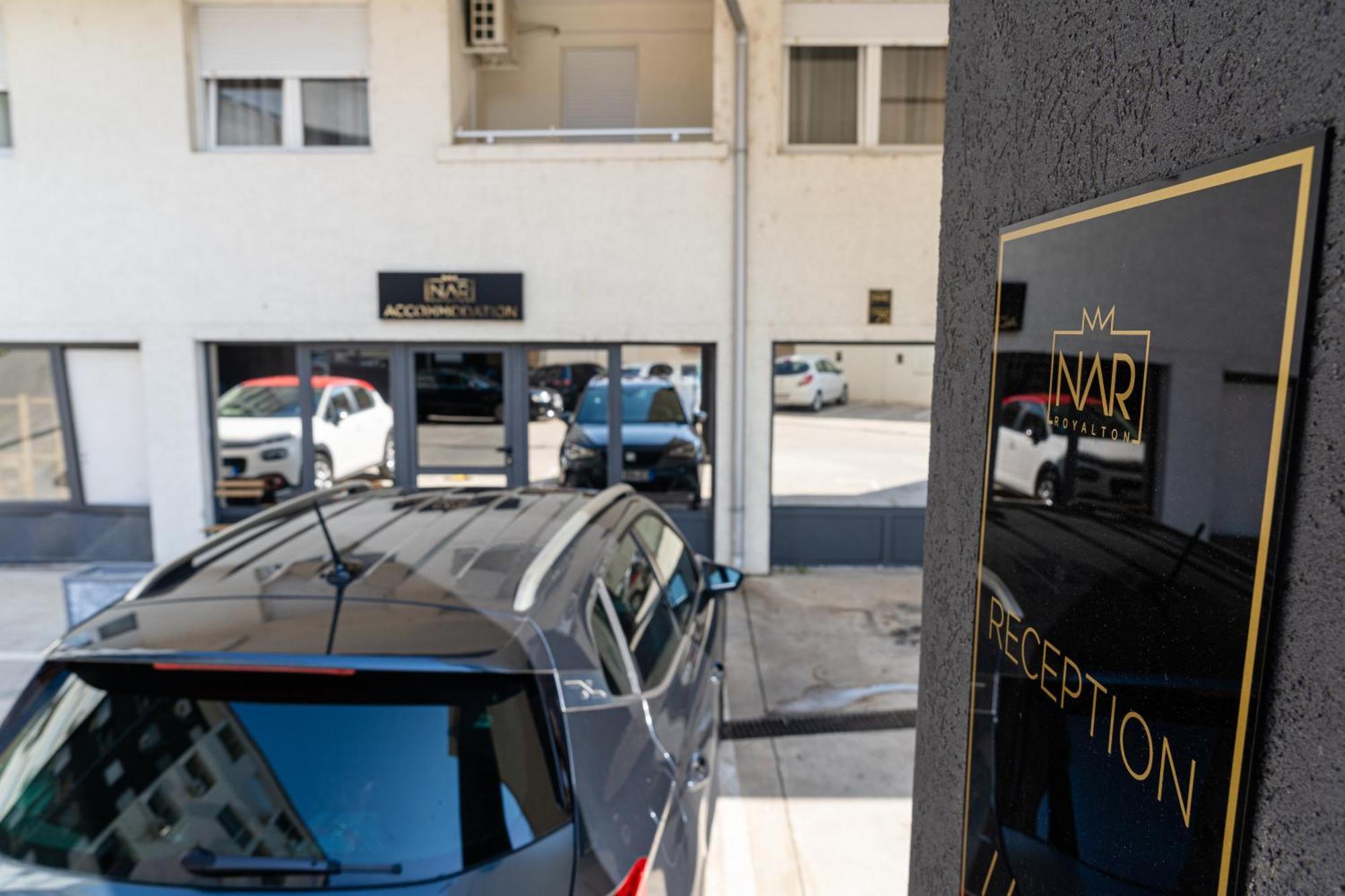 Nar Royalton Accommodation Ni Exterior foto